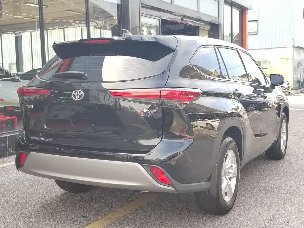 Toyota Highlander 2025