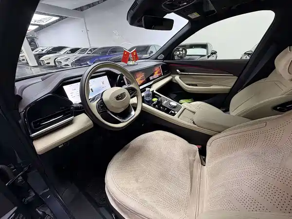 Geely Xingyue L 2025