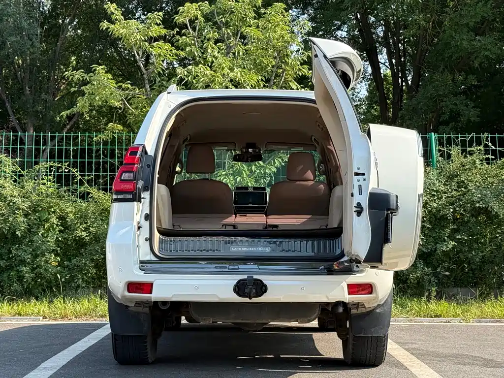 Toyota Prado 2019 — фото 16