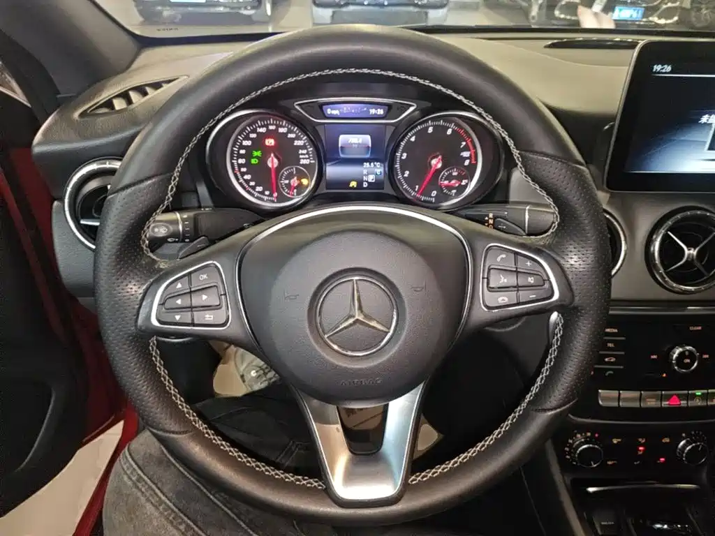 Mercedes-Benz CLA 2018 — фото 11