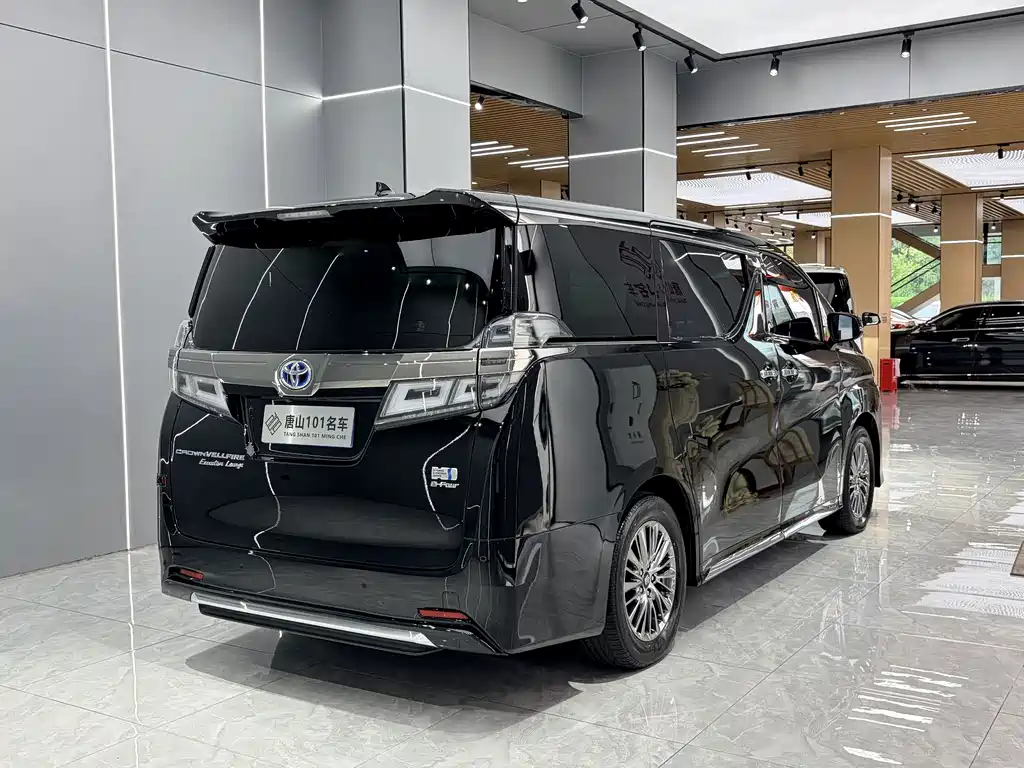 Toyota Vellfire 2022 — фото 10