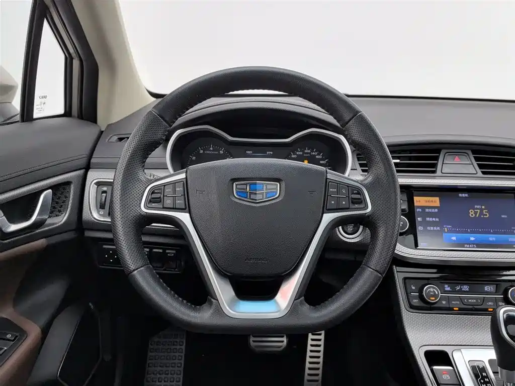 Geely Emgrand GS 2018 — фото 11