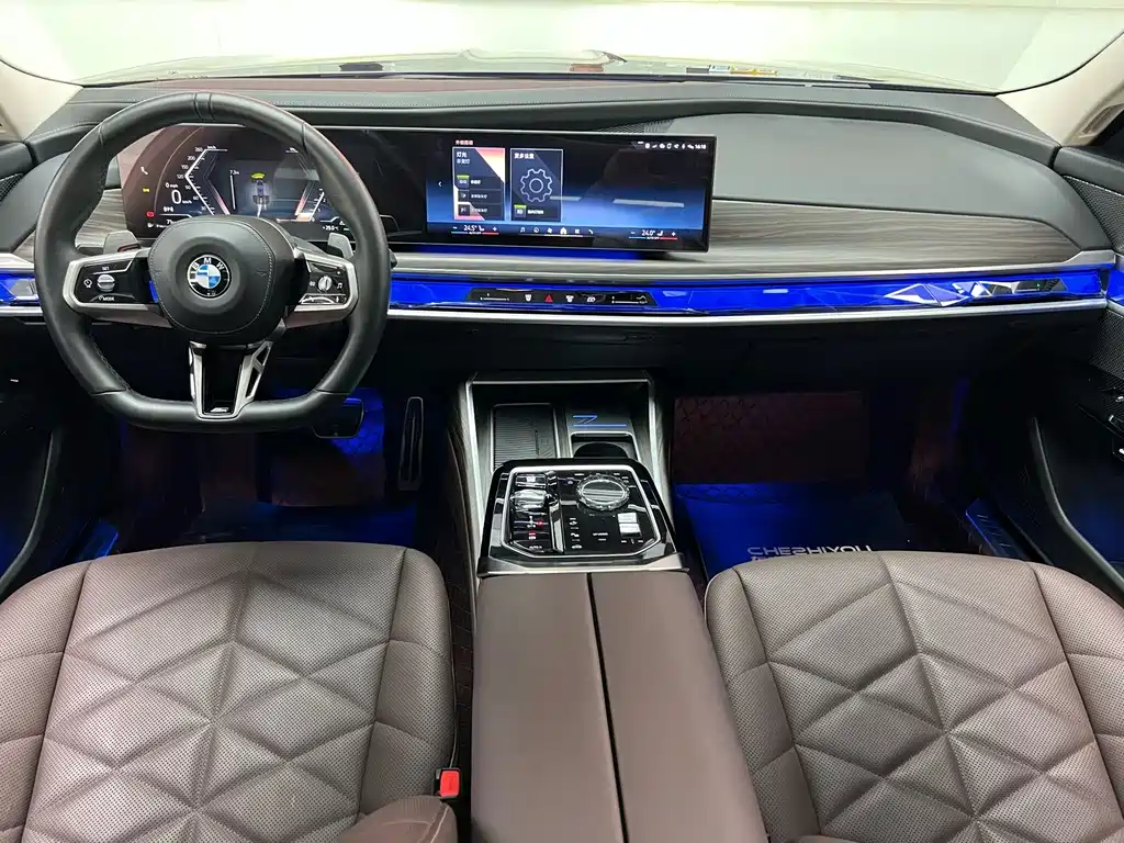 BMW 7 Series 2024 — фото 12