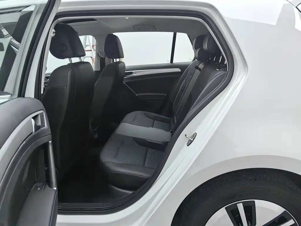 Volkswagen Golf Pure Electric 2020 — фото 15