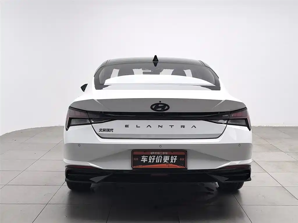 Hyundai Elantra 2022