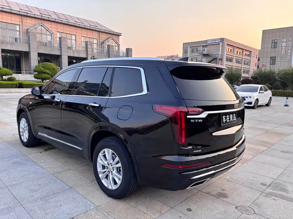 Cadillac XT6 2021 — фото 9