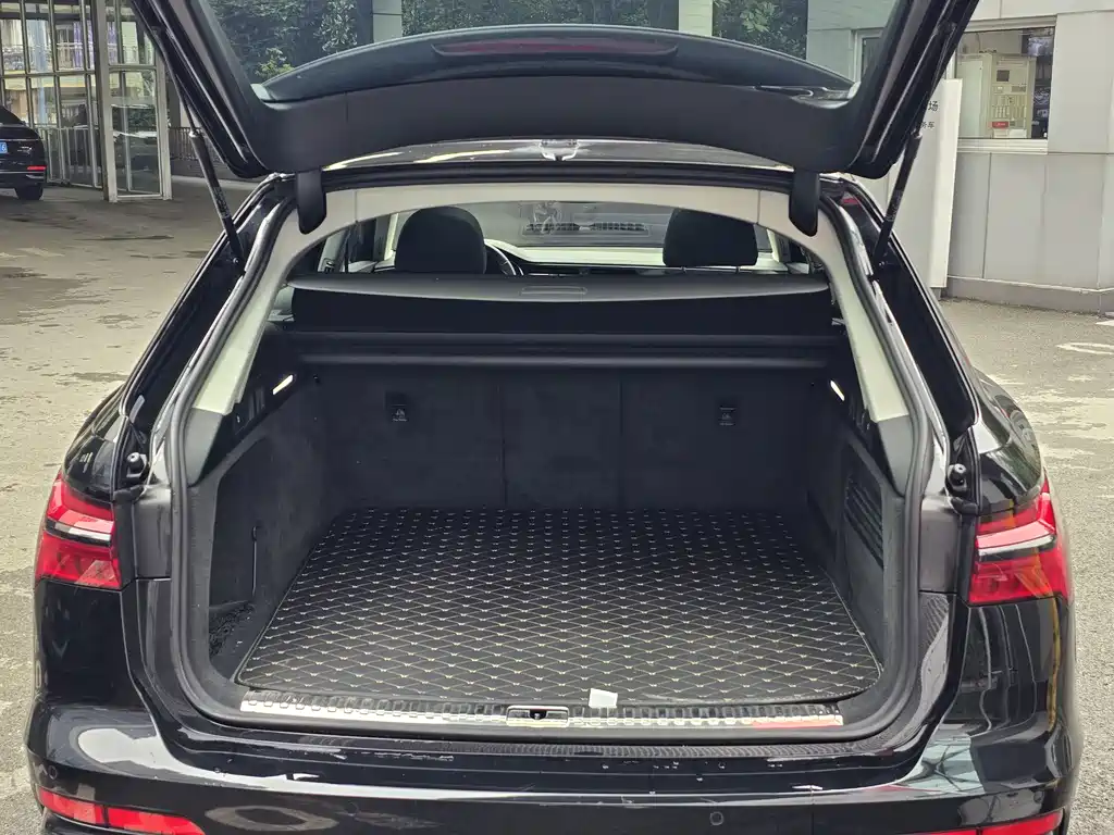 Audi A6 2022 — фото 11