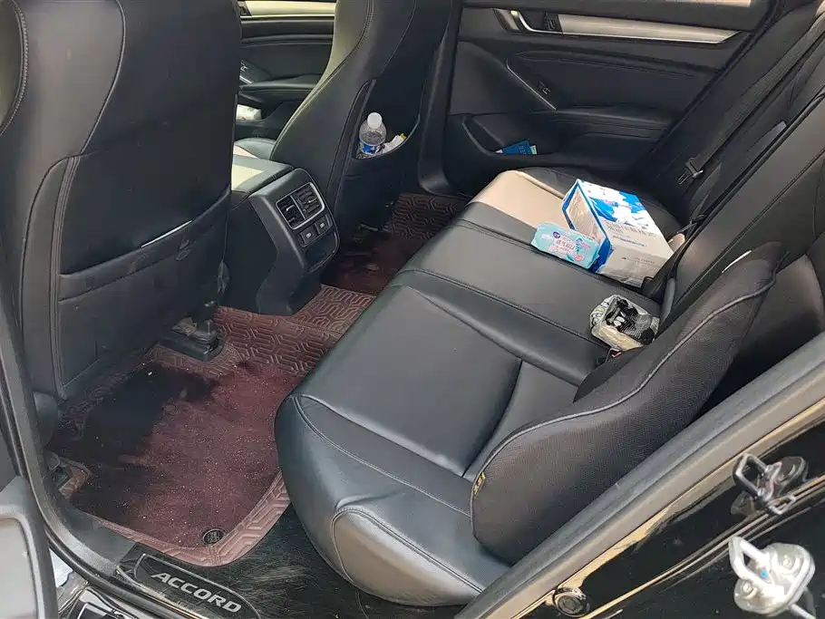 Honda Accord 2022 — фото 11