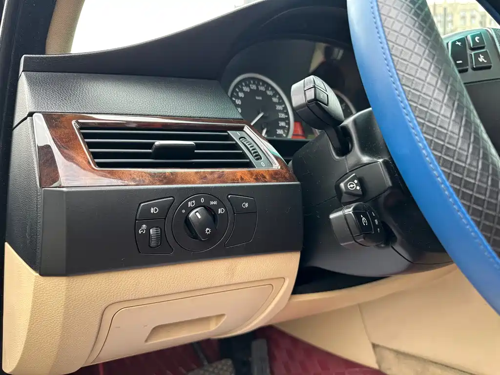 BMW 5 Series 2007 — фото 16