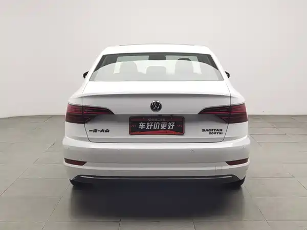 Volkswagen Sagitar 2020
