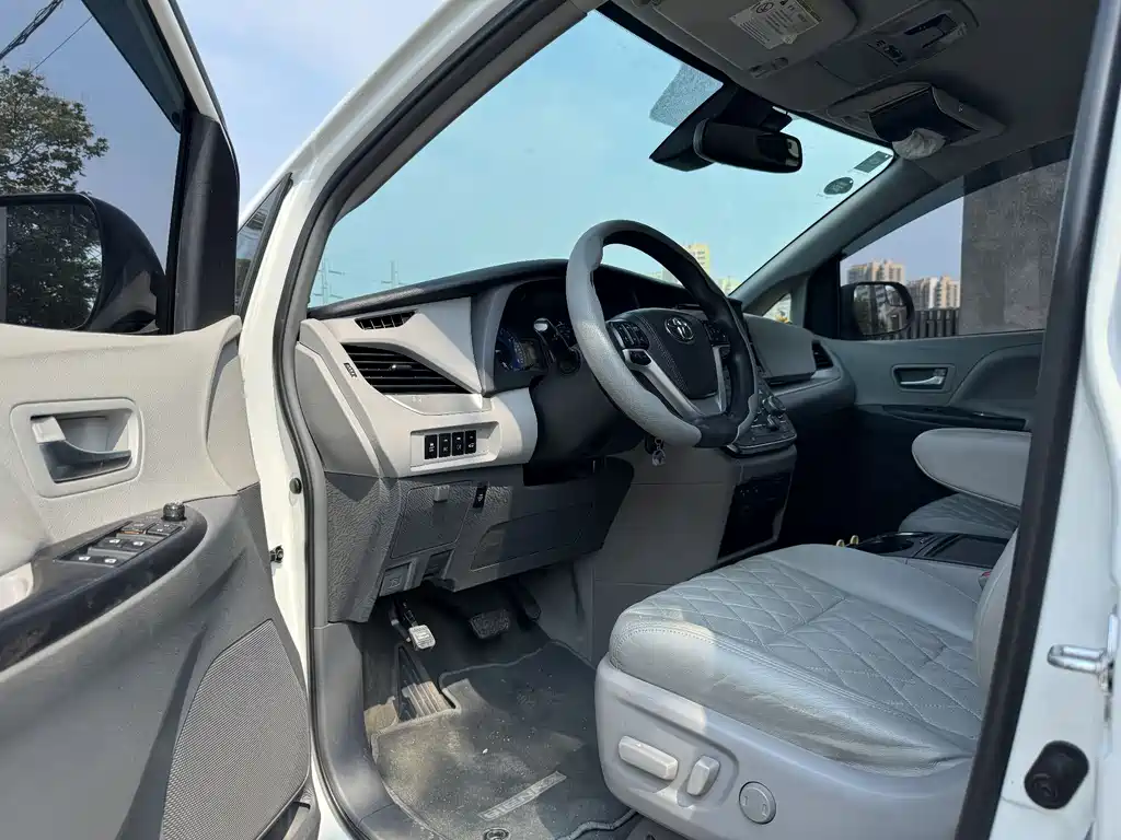Toyota Sienna 2019