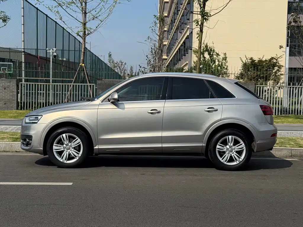 Audi Q3 2014 — фото 15