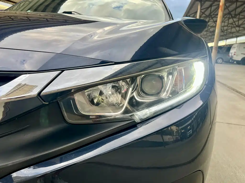 Honda Civic 2018 — фото 4