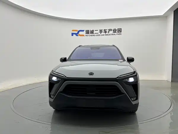 NIO ES8 2021