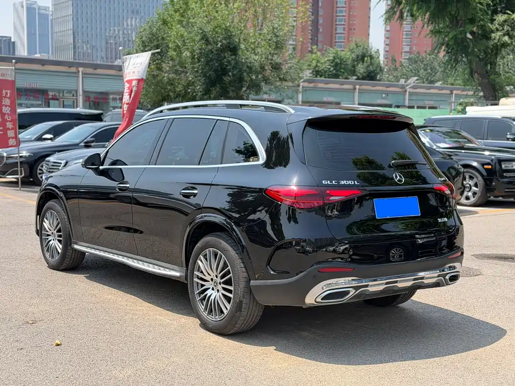 Mercedes-Benz GLC 2023