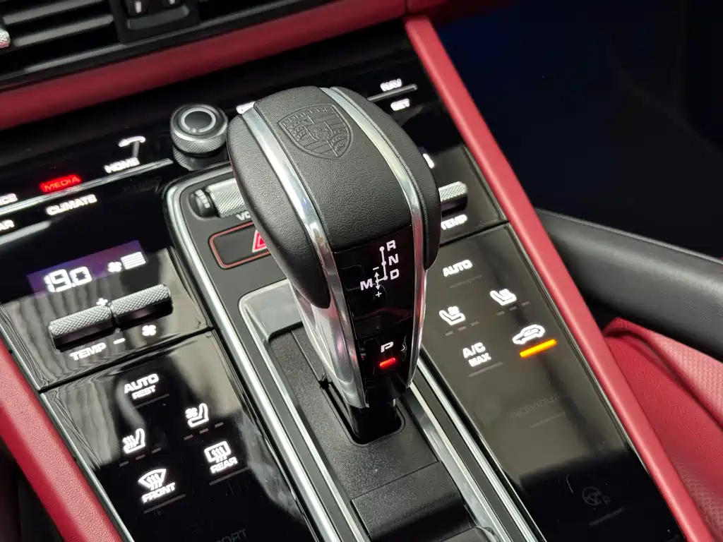 Porsche Cayenne 2022 — фото 16