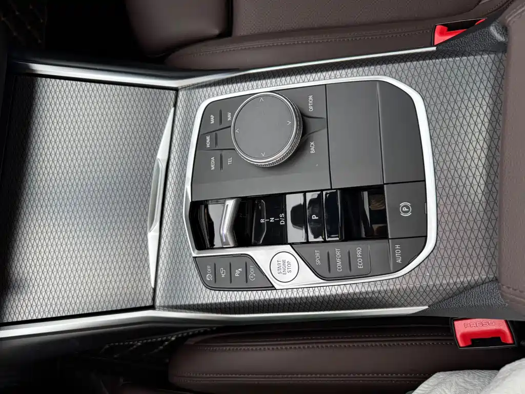 BMW 3 Series 2023 — фото 18