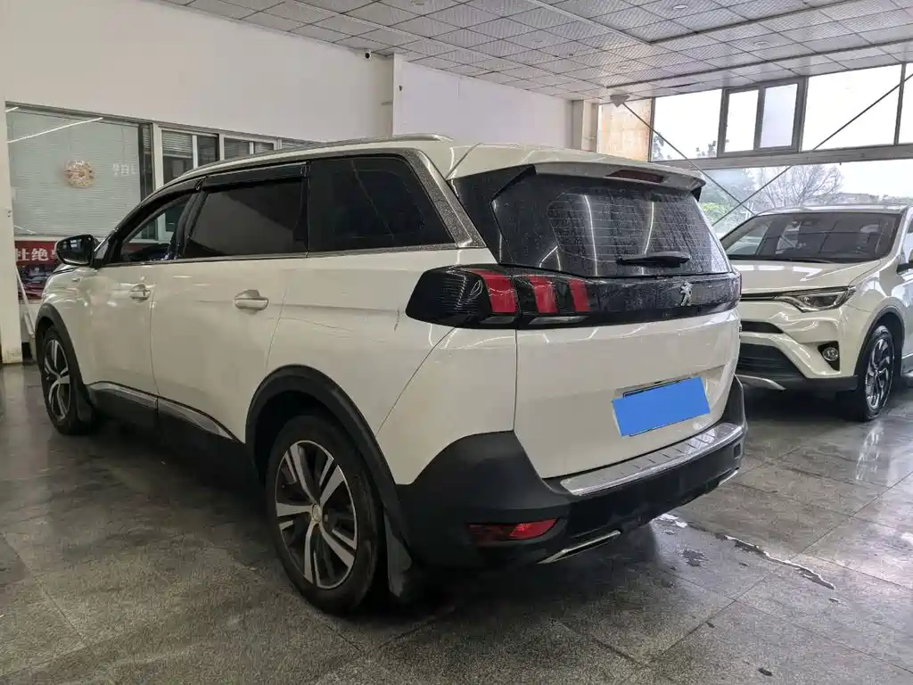 Peugeot 5008 2017 — фото 4
