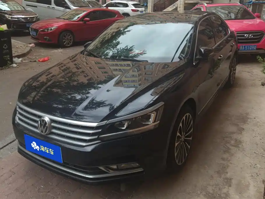 Volkswagen Passat 2018 — фото 1