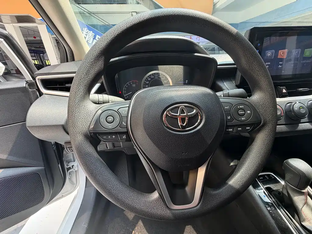Toyota Corolla 2023 — фото 11