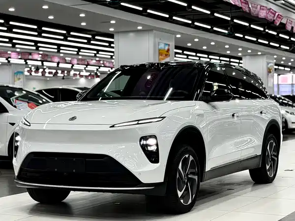 NIO ES8 2023