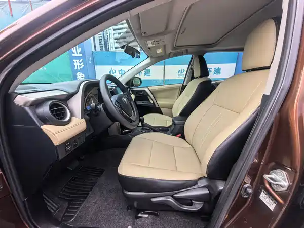 Toyota RAV4 2015
