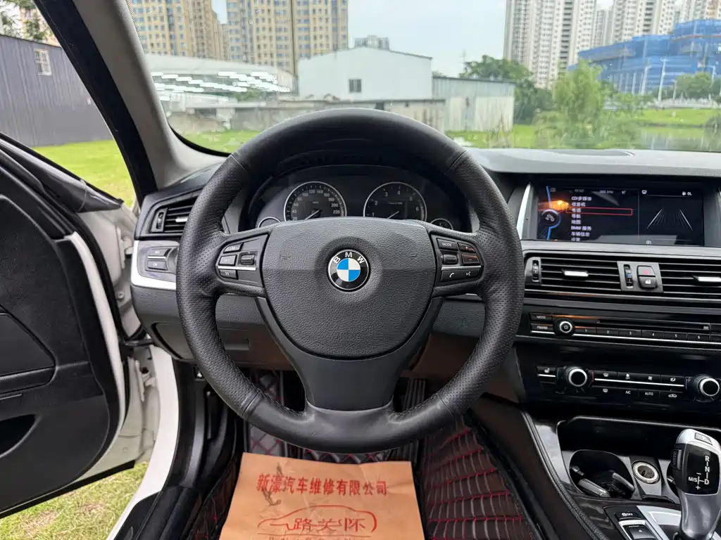 BMW 5 Series 2014 — фото 10