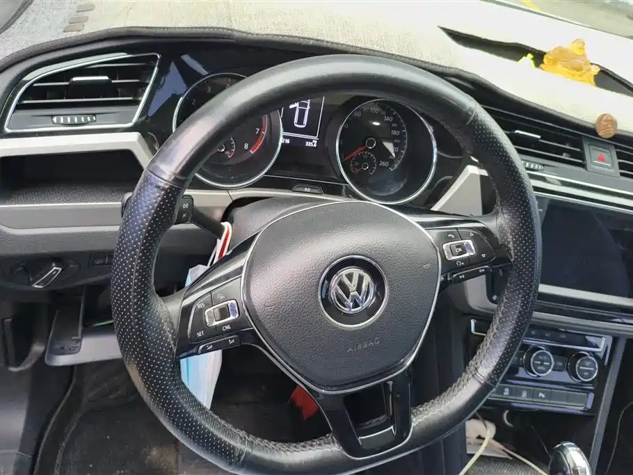 Volkswagen Touran 2018 — фото 15