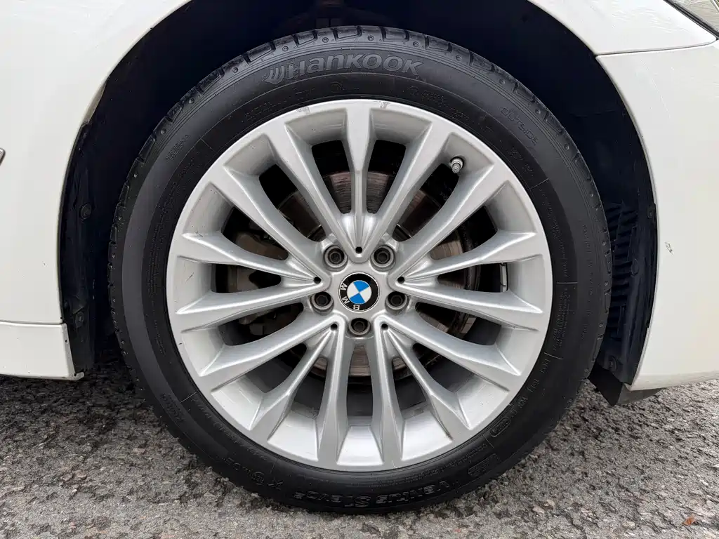 BMW 5 Series 2021 — фото 17