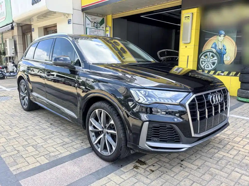 Audi Q7 2020 — фото 21