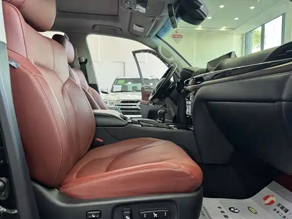 Lexus LX 2016