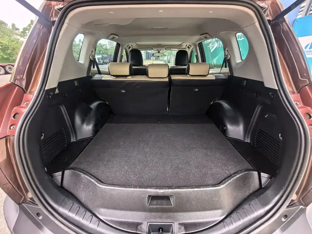 Toyota RAV4 2016 — фото 12