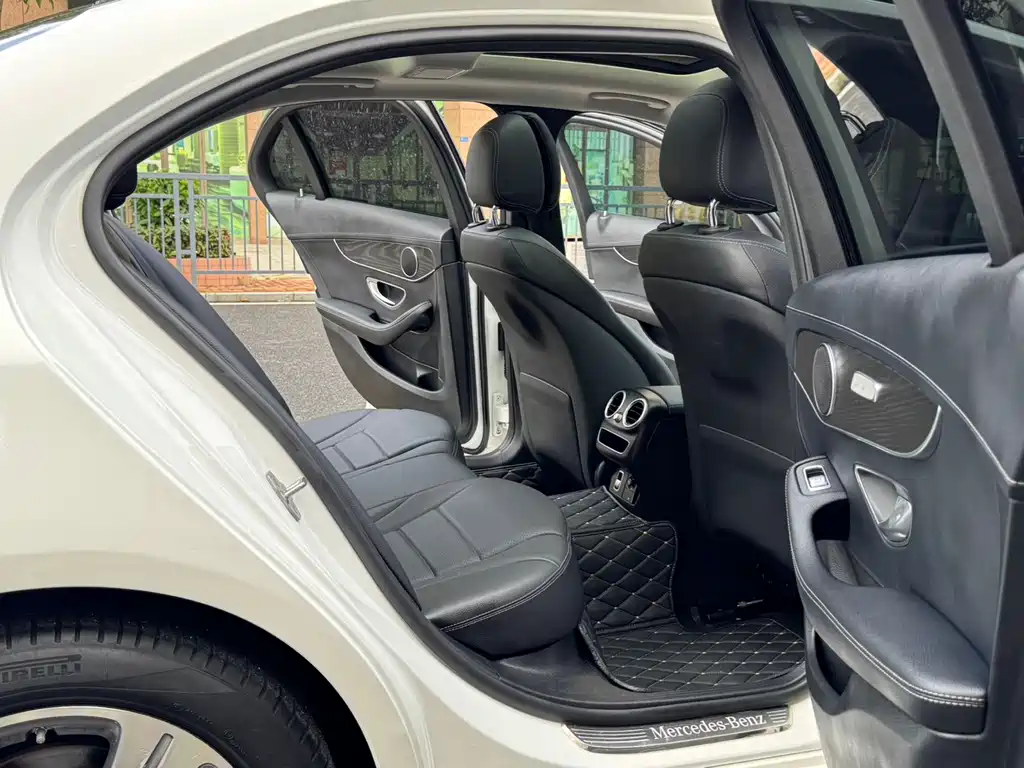Mercedes-Benz C-Class 2021 — фото 10