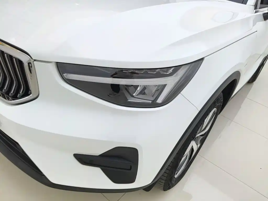 Volvo XC40 2024 — фото 24