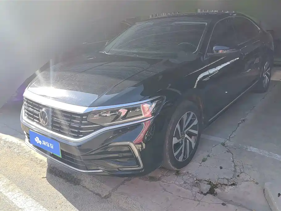 Volkswagen Passat PHEV 2023