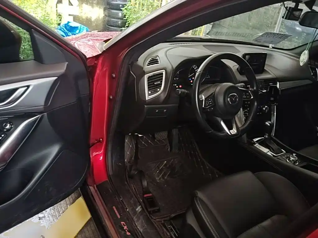 Mazda CX-4 2018 — фото 16