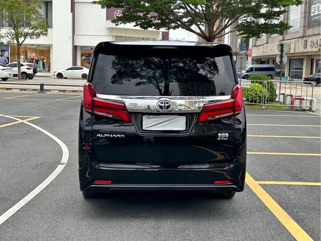 Toyota Alphard 2023 — фото 6