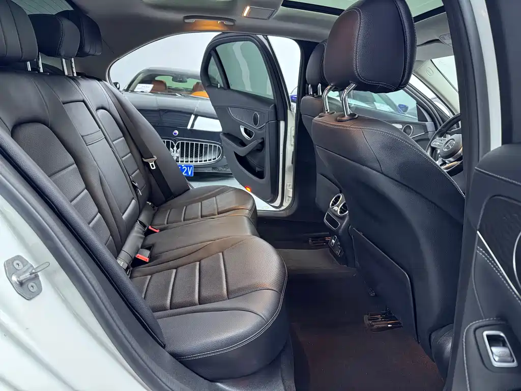 Mercedes-Benz C-Class 2019 — фото 13