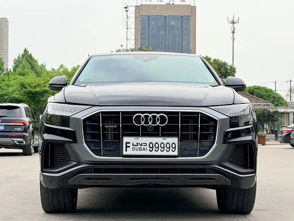 Audi Q8 2023 — фото 2