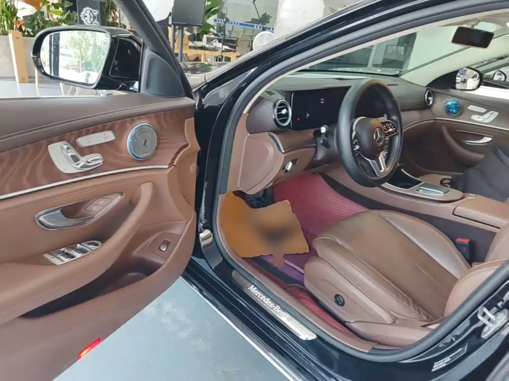 Mercedes-Benz E-Class 2020 — фото 16