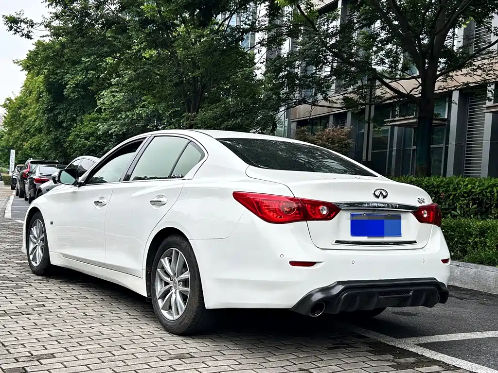 Infiniti Q50 2015 — фото 6