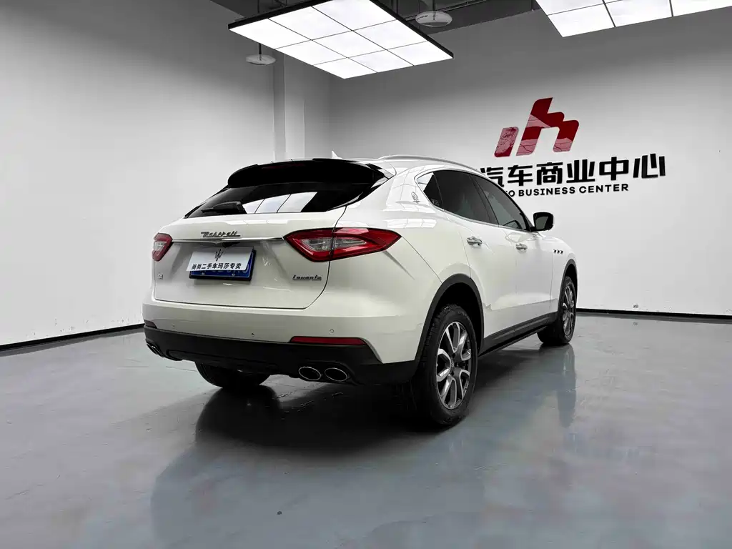 Maserati Levante 2019 — фото 22