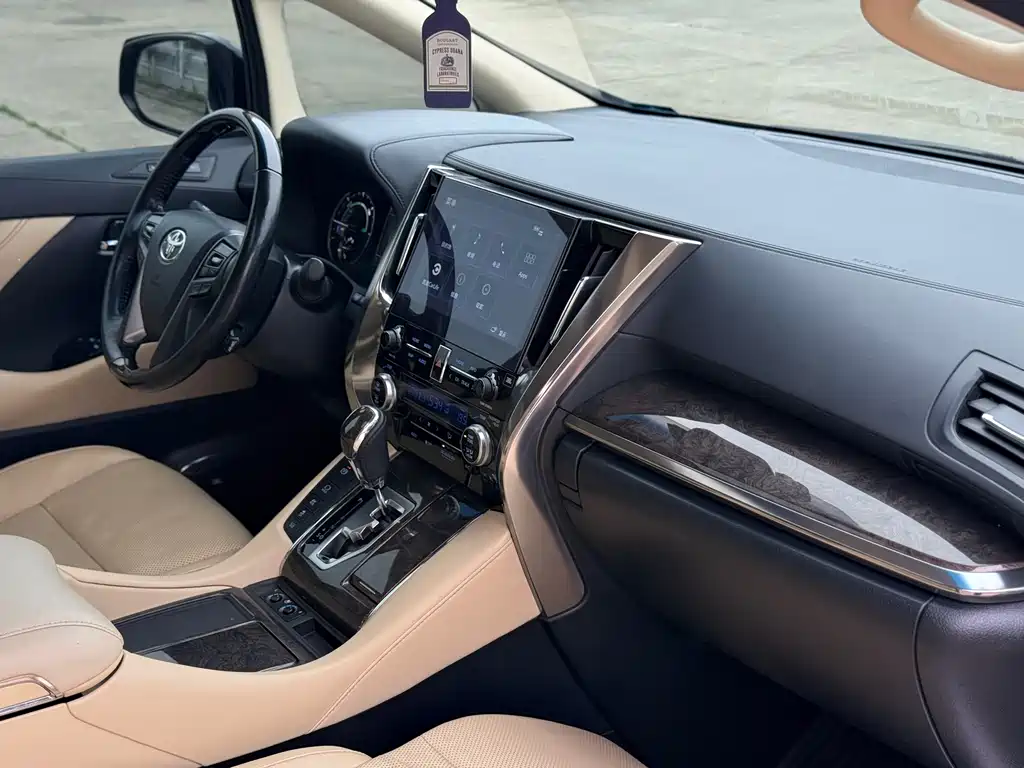 Toyota Vellfire 2021 — фото 16