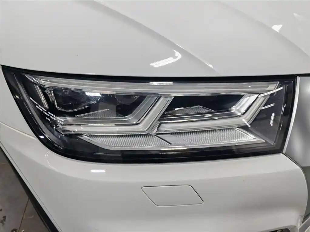 Audi Q5L 2020 — фото 13