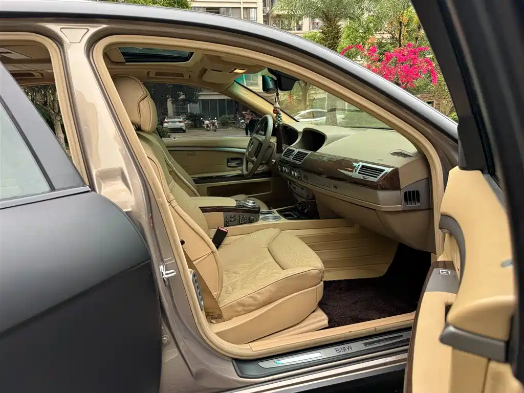 BMW 7 Series 2008 — фото 12