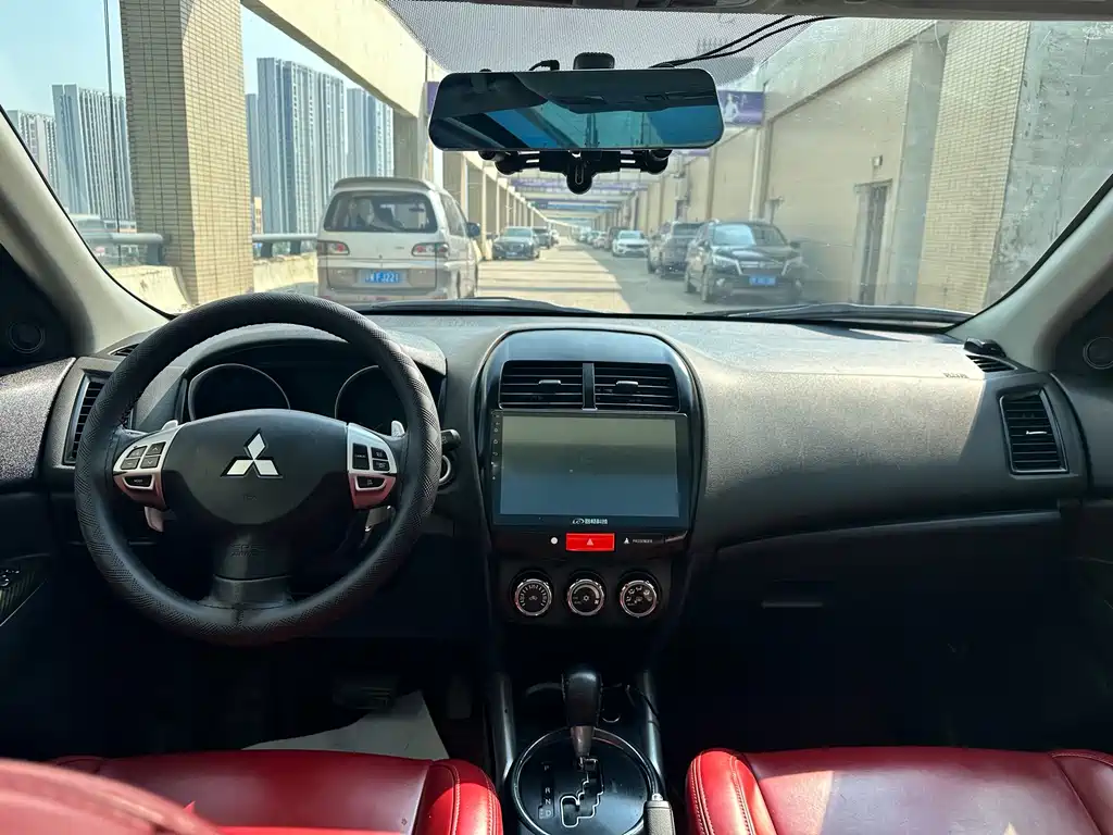 Mitsubishi ASX 2015 — фото 12
