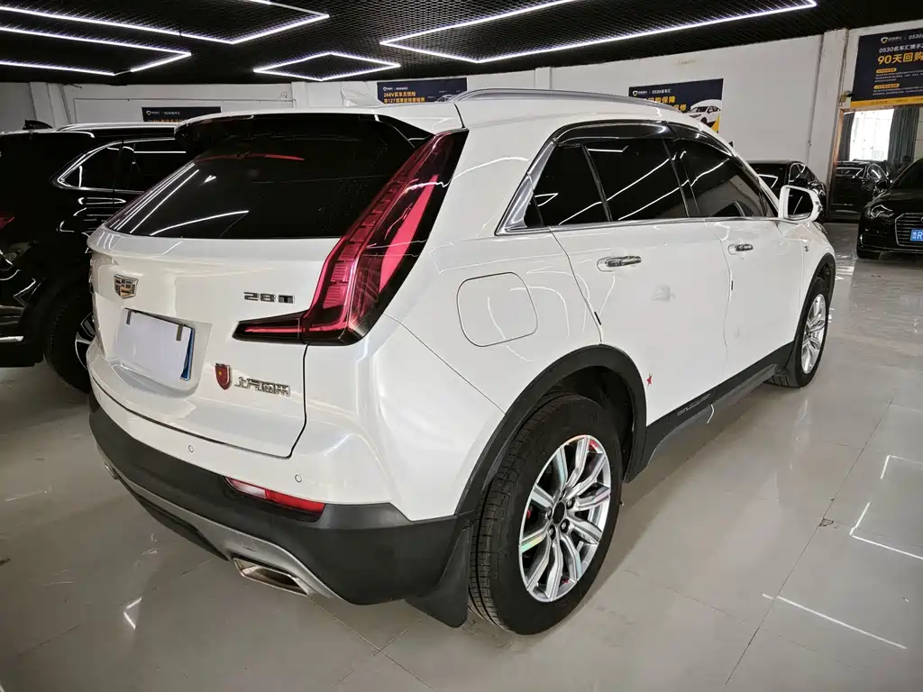 Cadillac XT4 2021 — фото 9