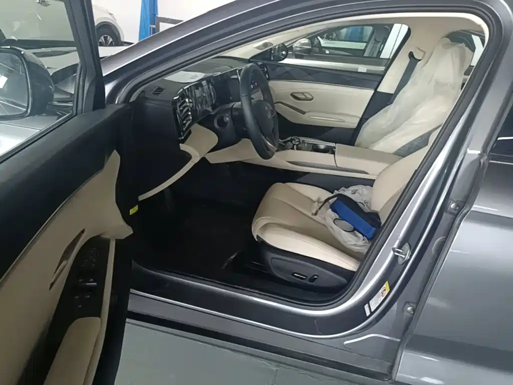 BYD Qin L 2025 — фото 15