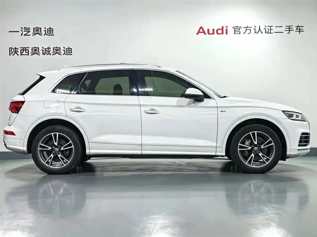 Audi Q5L 2020 — фото 3