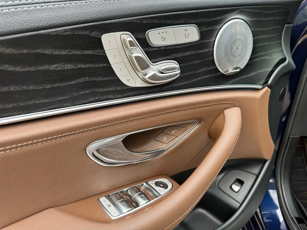 Mercedes-Benz E-Class 2020 — фото 11